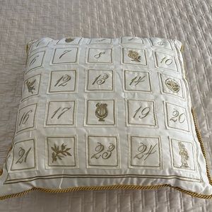 NWOT25 days till Christmas